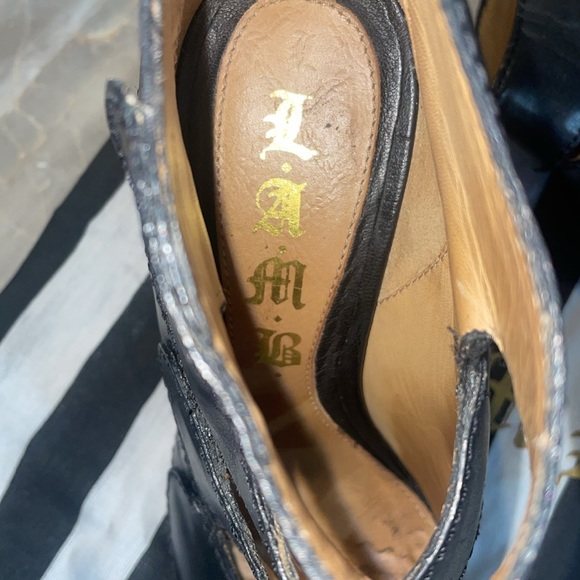 L.A.M.B - Picture 7 of 8